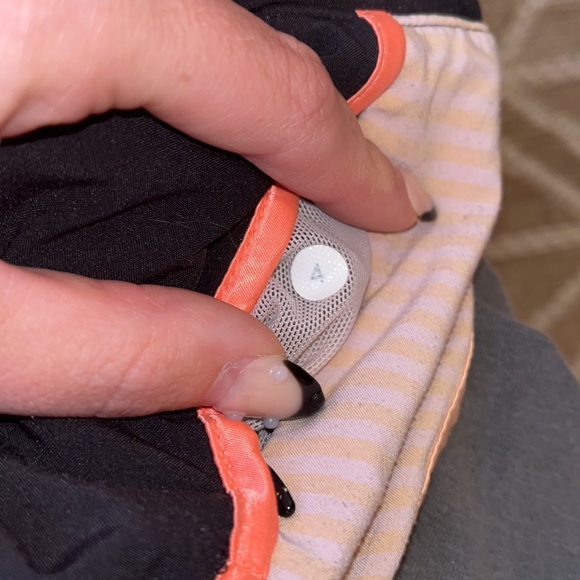 Lululemon shorts - Picture 4 of 4